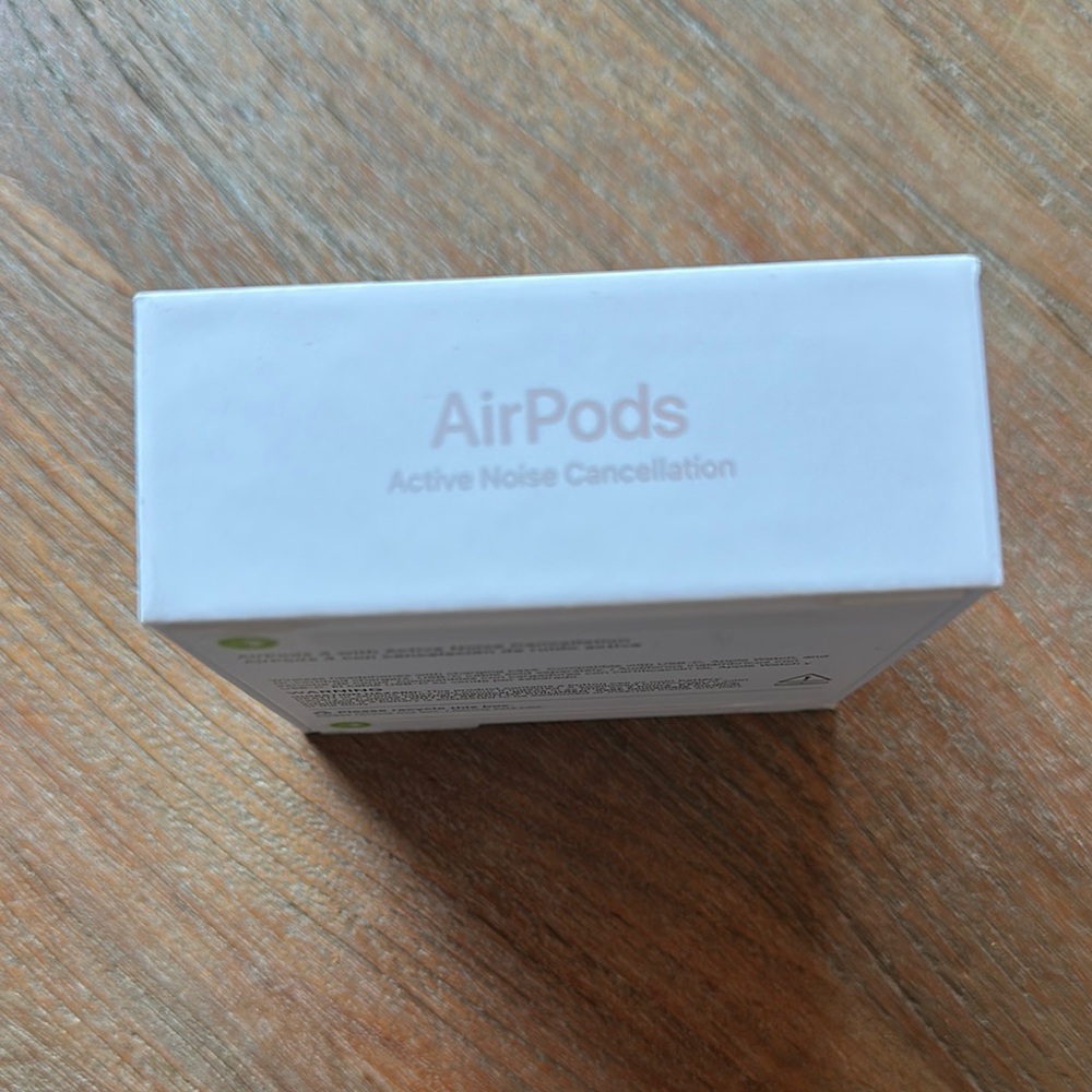 Apple White Wireless Earbuds - Picture 4 of 4